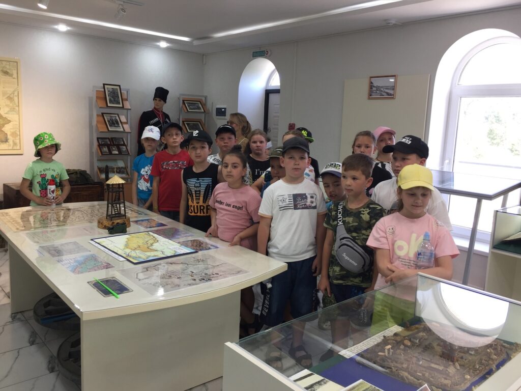 Учащиеся МБОУ ООШ №16 города Армавира посетили музей линейного казачества в Духовно-патриотическом комплексе Мемориал Фортштадт